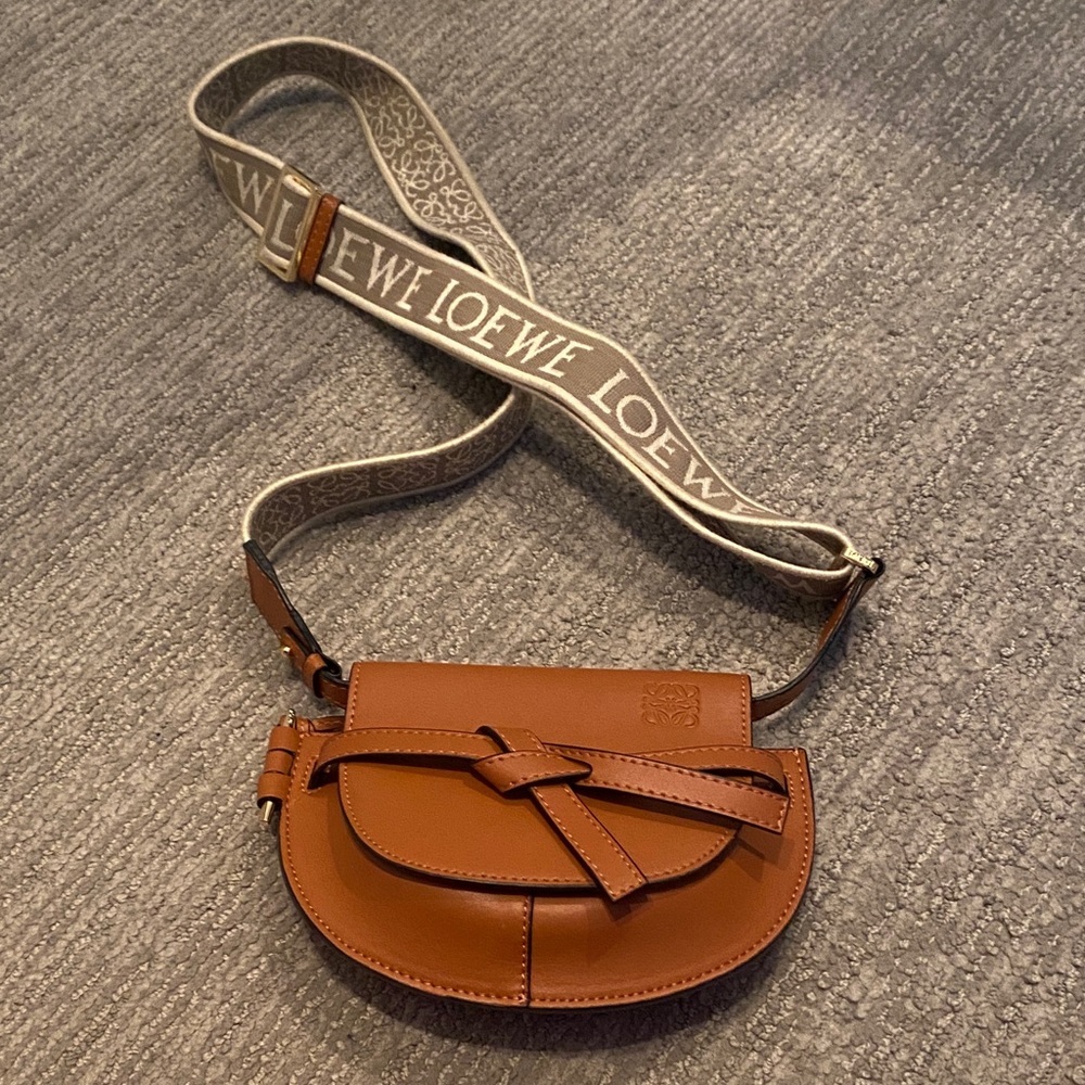 Brown Leather Crossbody Bag with Logo Strap